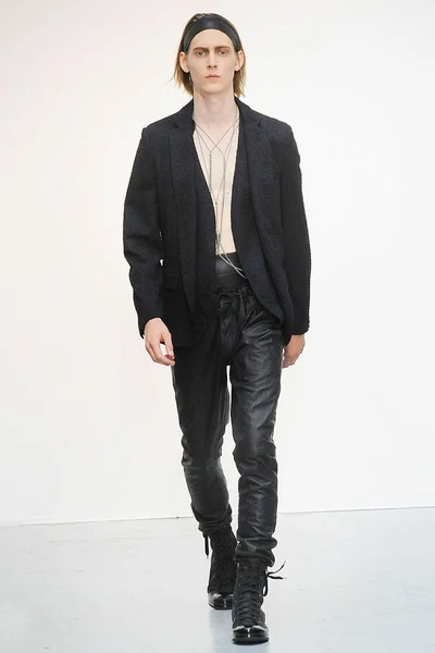 Look 28